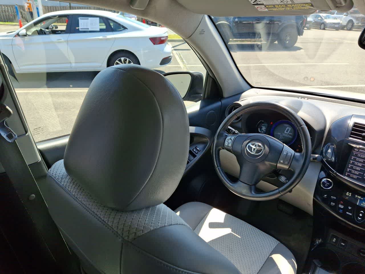Used 2012 Classic Silver Metallic Toyota  image 15