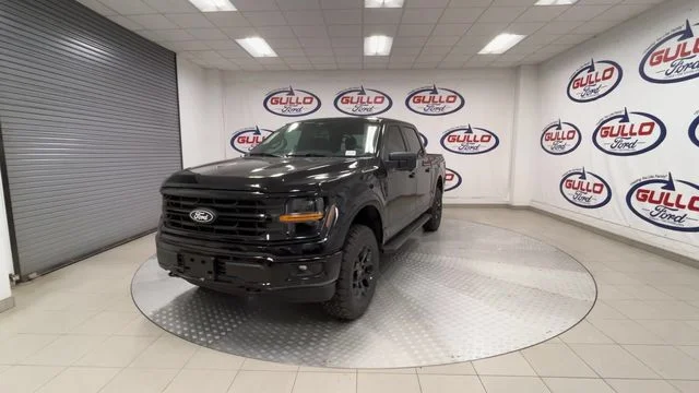 New 2026 Agate Black Metallic Ford XLT image 8