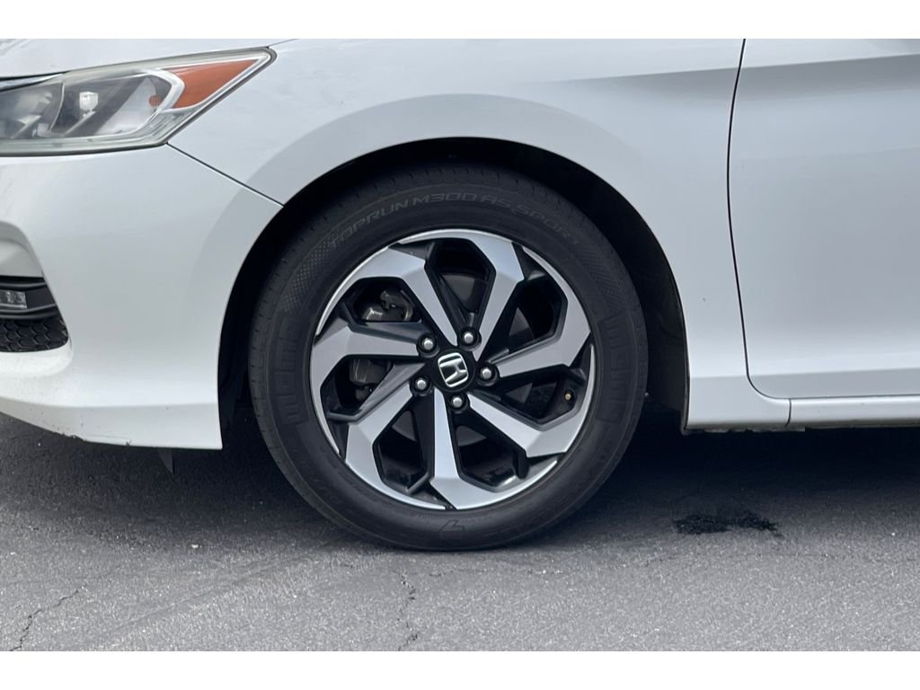 Used 2017 White Orchid Pearl Honda EX image 10