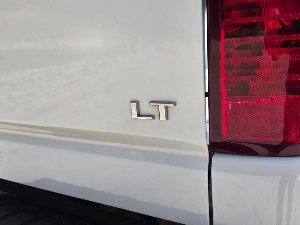 Used 2022 Summit White Chevrolet LT image 24