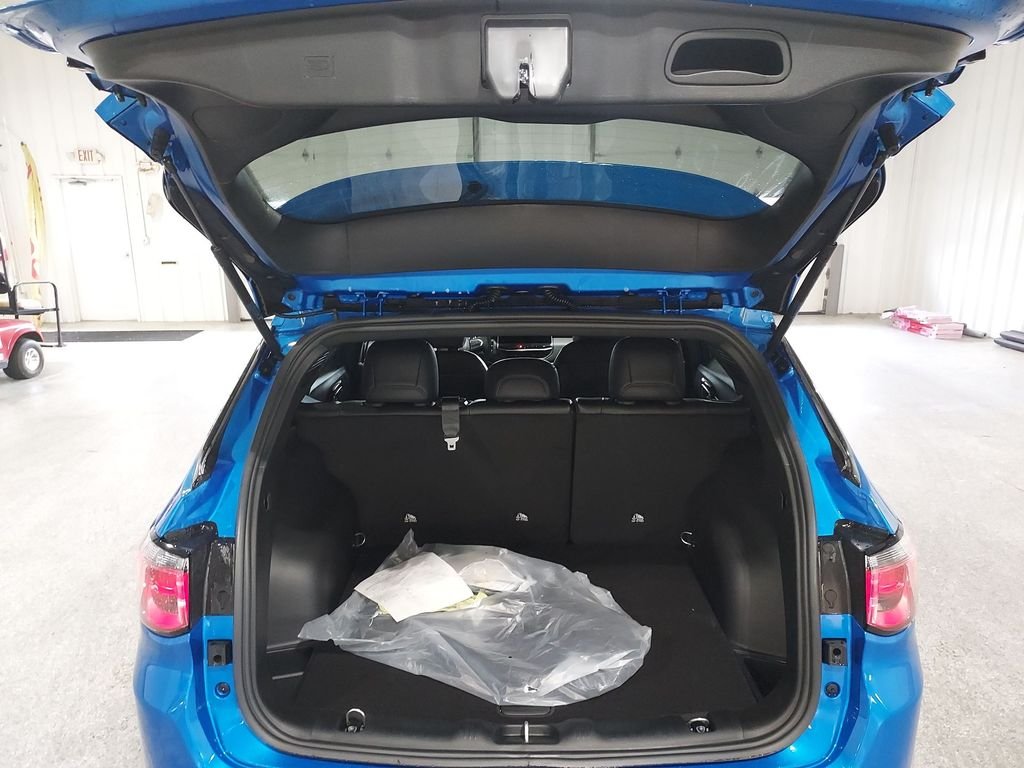 New 2026 Hydro Blue Pearl-Coat Exterior Paint Jeep Latitude image 26
