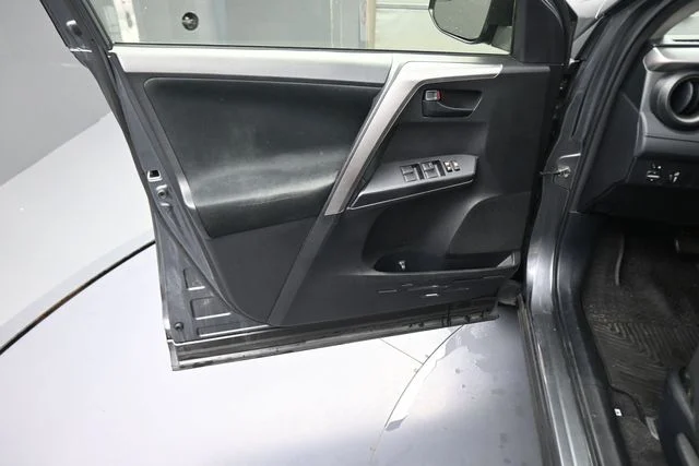 Used 2016 Gray Toyota LE image 80