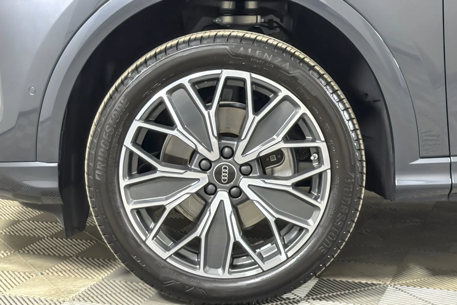 Used 2025 Tambora Gray Metallic Audi Premium Plus 2.0 TFSI quattro image 25