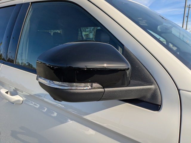 New 2025 Star White Metallic Tri-Coat Ford Platinum® MAX image 12