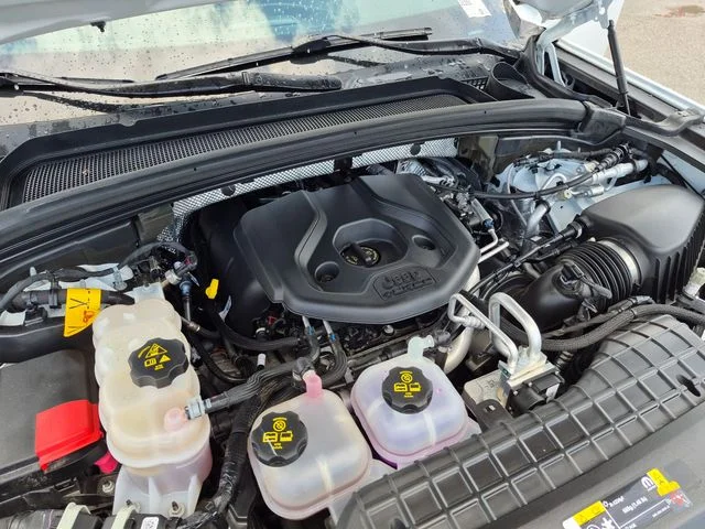 Used 2022 White Jeep 4xe image 10