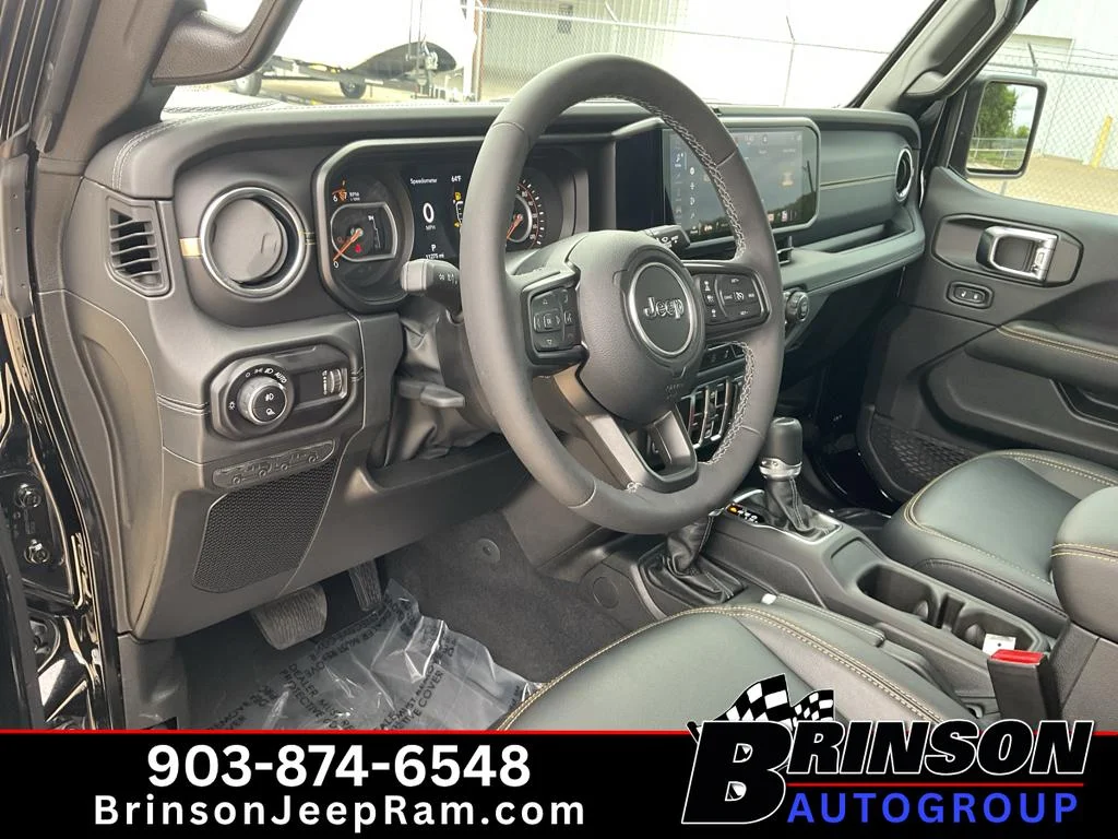 Used 2025 Black Clearcoat Jeep High Tide image 25
