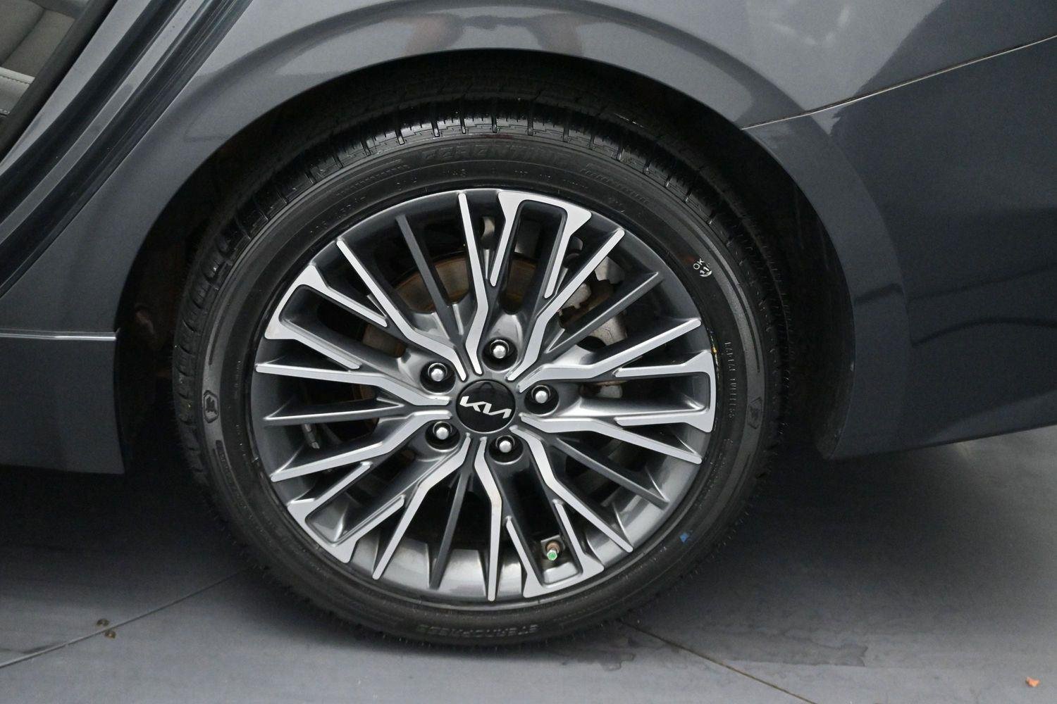 Used 2022 Gravity Gray Kia GT-Line image 32
