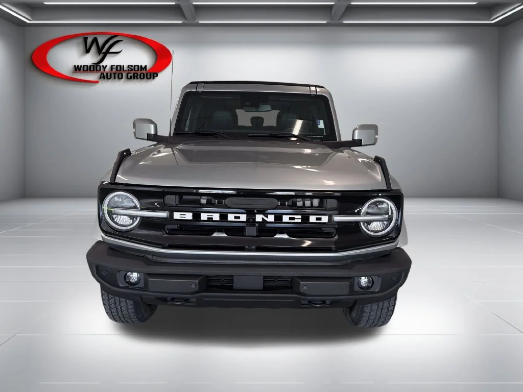 Used 2023 Silver Ford Outer Banks image 2