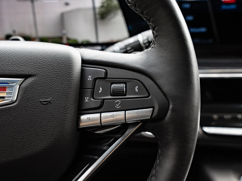 Used 2023 Crystal White Tricoat Cadillac Sport image 33