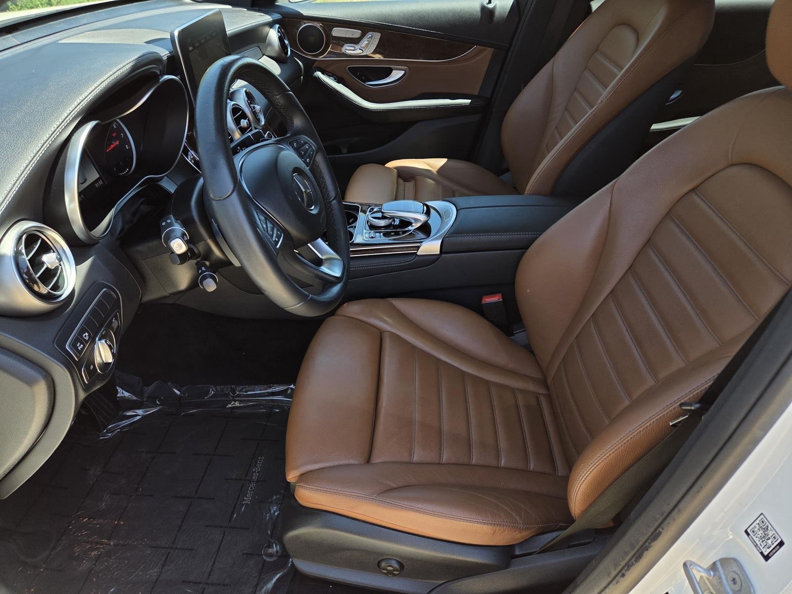 Used 2018 designo Diamond White Metallic Mercedes-Benz GLC 300 image 32