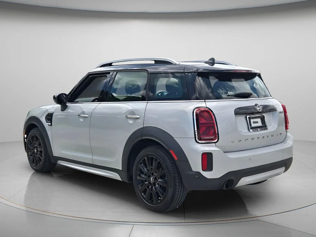 Used 2021 Silver MINI Oxford Edition image 8