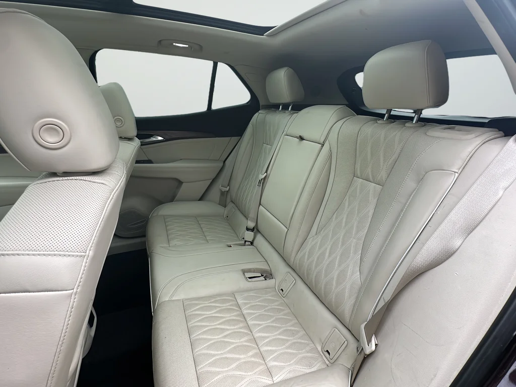 Used 2021 Red Buick Avenir image 27