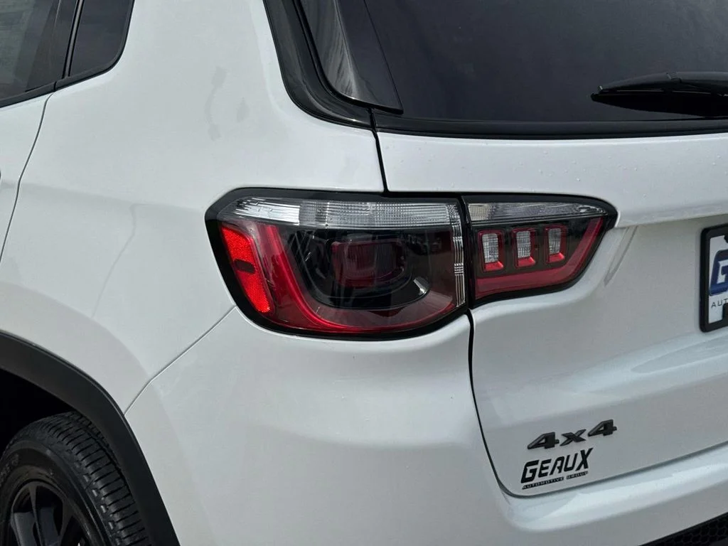 New 2026 White Jeep Latitude image 14