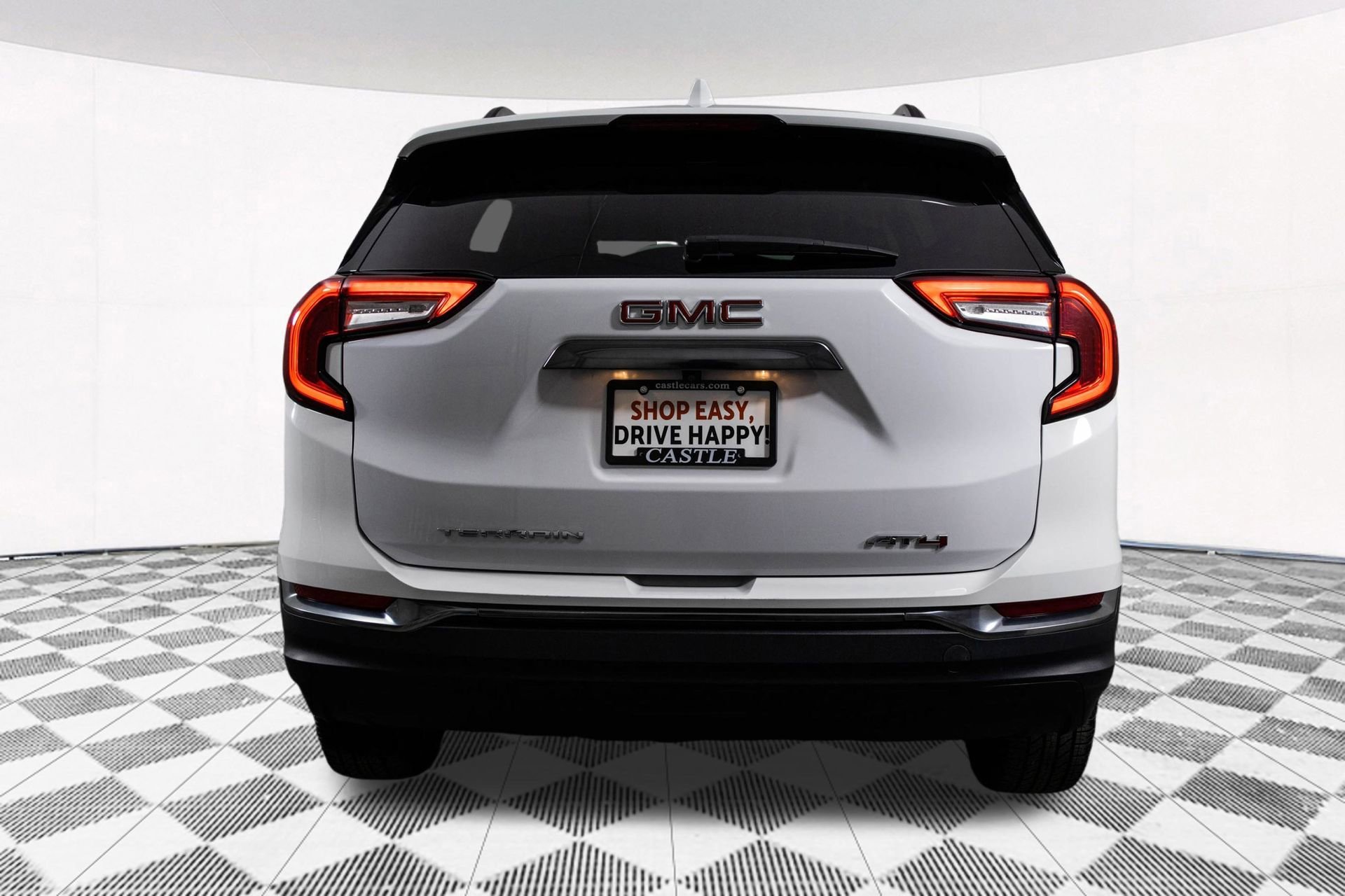 2023 GMC TERRAIN - Image 13