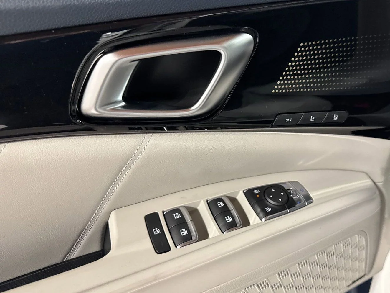 New 2026 Ceramic White Kia SX Prestige image 17