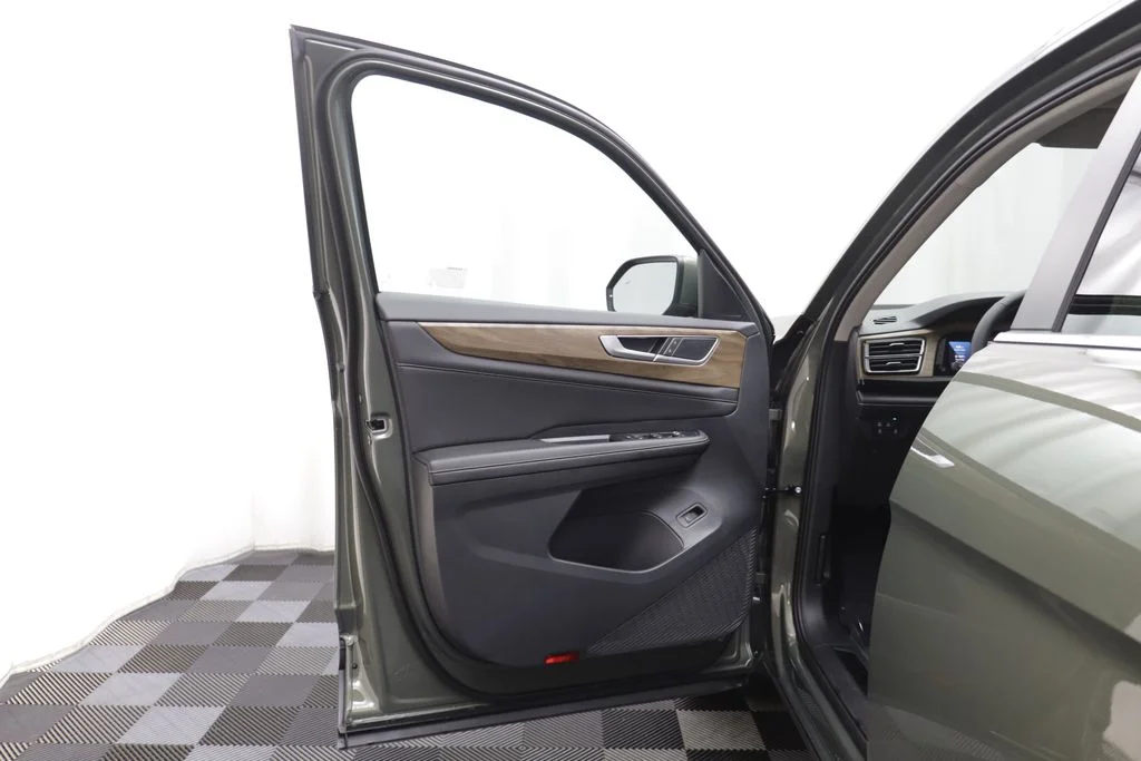 New 2026 Green Volkswagen 2.0T SE w/Technology image 5