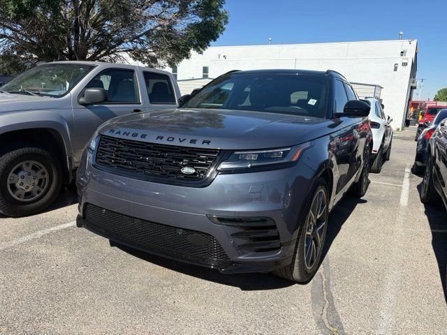 Used 2025 Gray Land Rover Dynamic SE image 1