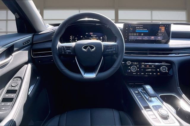 New 2027 MINERAL BLACK INFINITI LUXE image 5