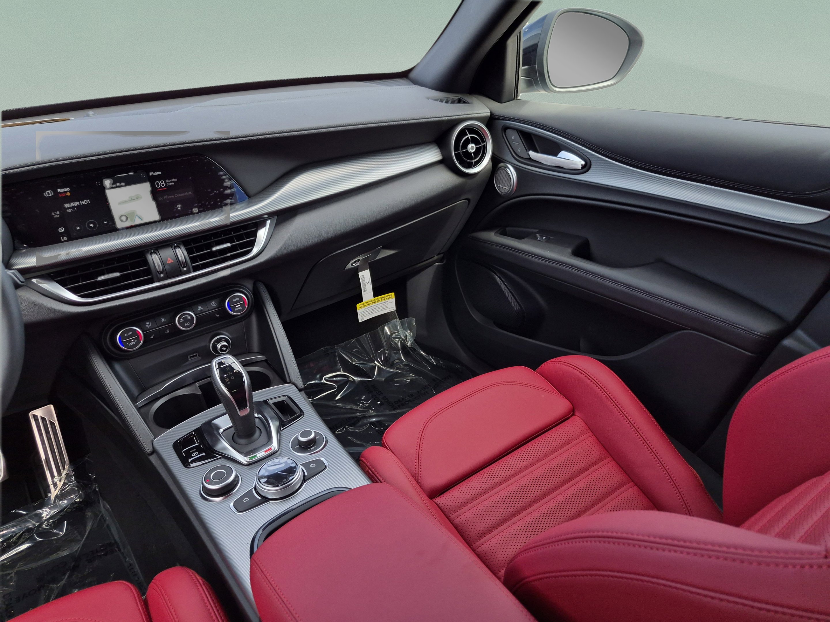 New 2026 Moonlight Gray Metallic Alfa Romeo  image 29