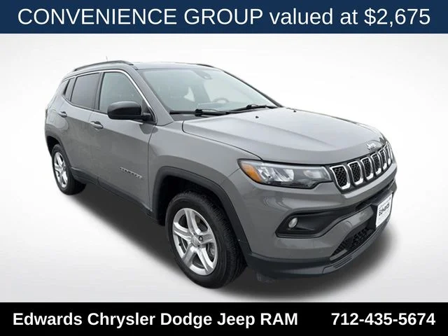 Used 2023 Gray Jeep Latitude image 1