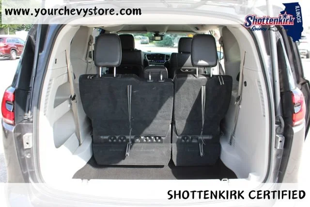 Used 2022 Gray Chrysler Touring L image 18