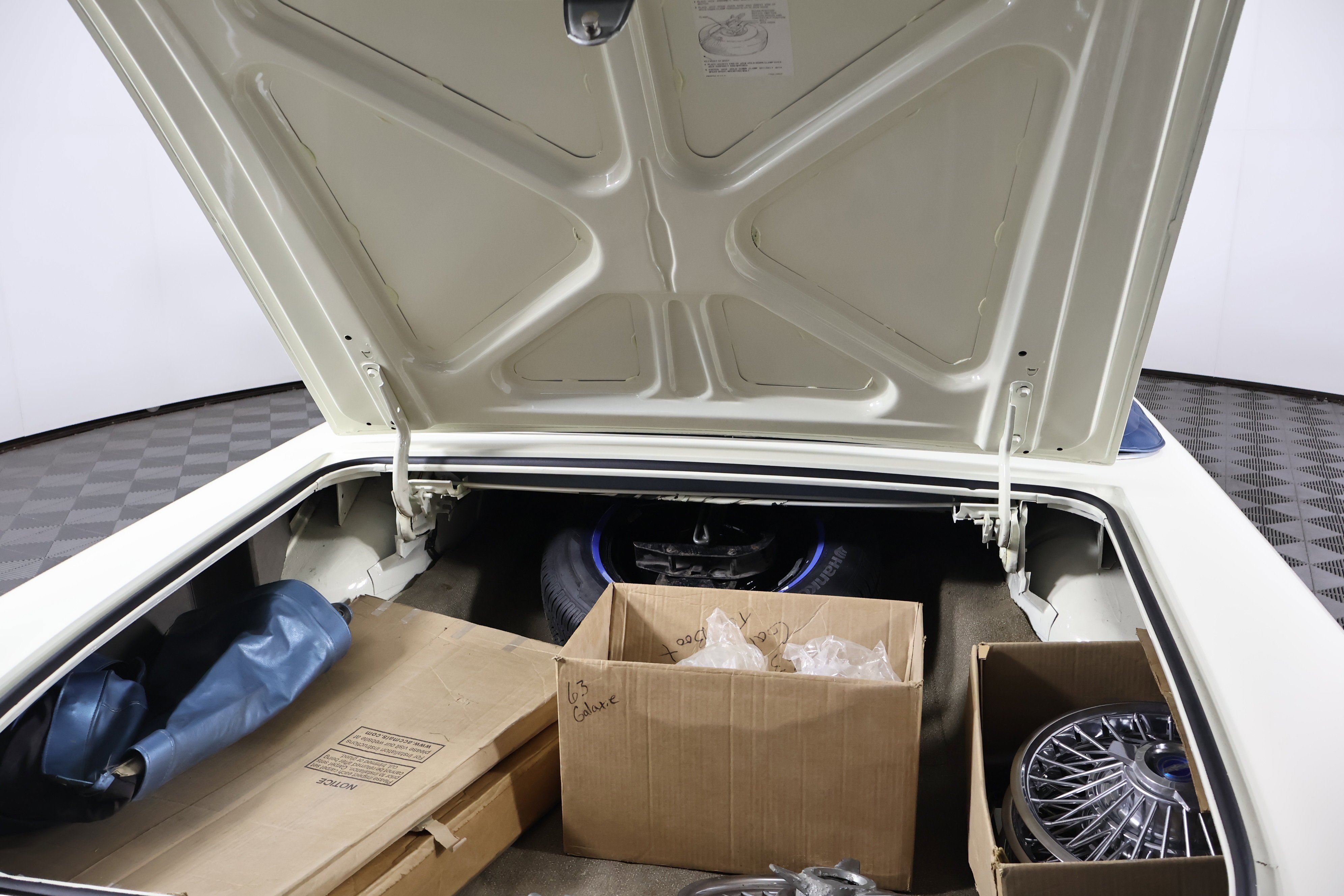 Used 1963 White Ford  image 60