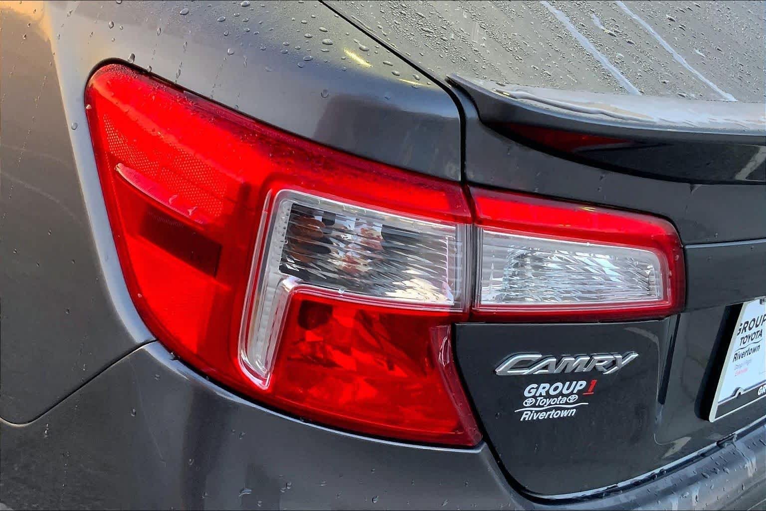 Used 2014 Magnetic Gray Metallic Toyota SE image 27