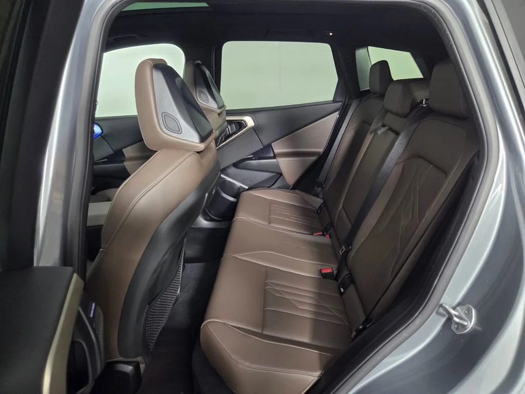 Used 2025 Skyscraper Gray Metallic BMW 30 xDrive image 22