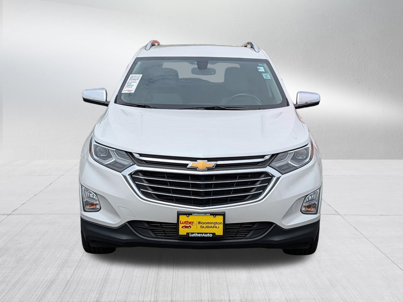 Used 2019 Iridescent Pearl Tricoat Chevrolet Premier image 2