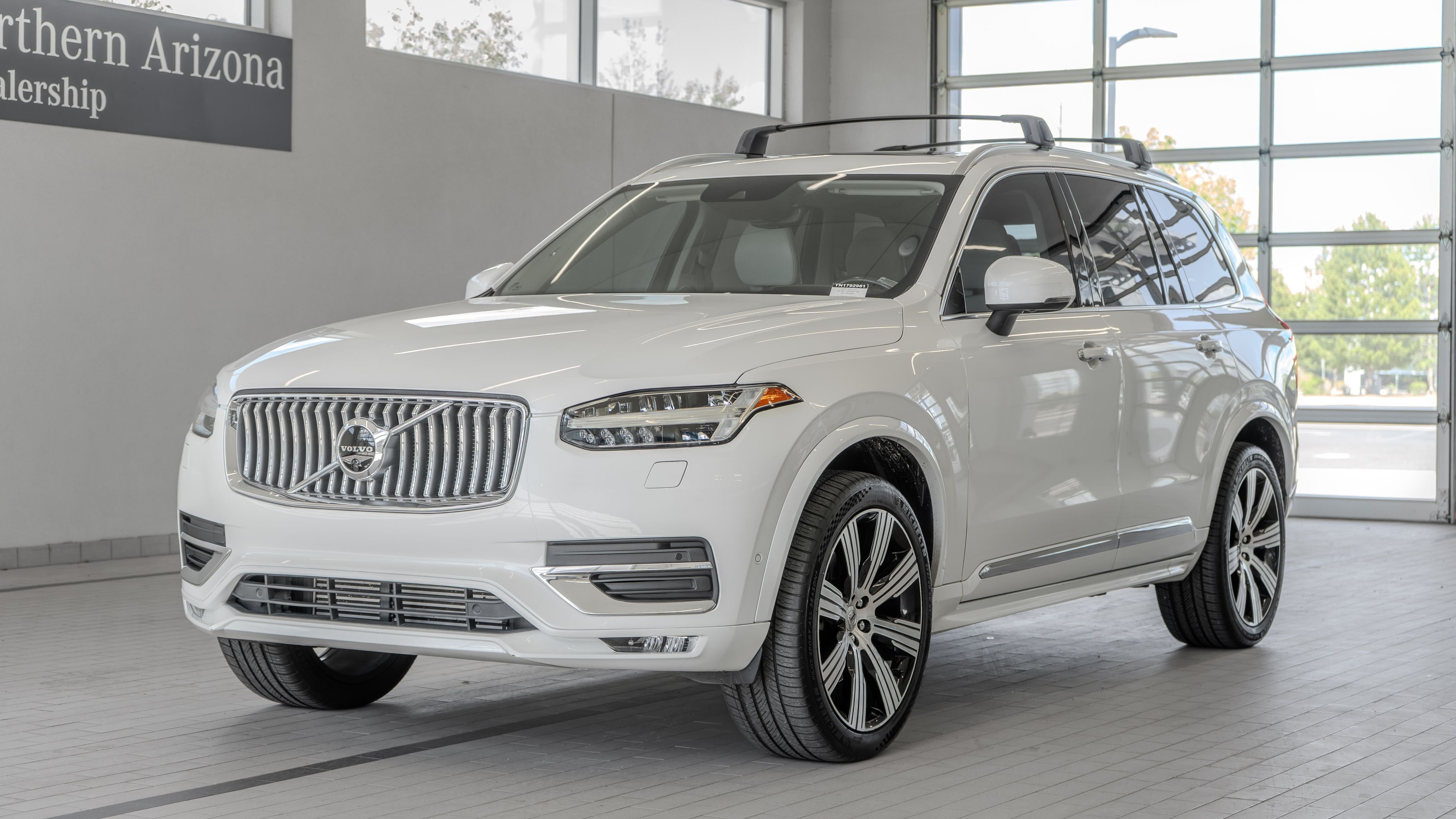 Used 2022 Crystal White Volvo T6 Inscription image 25