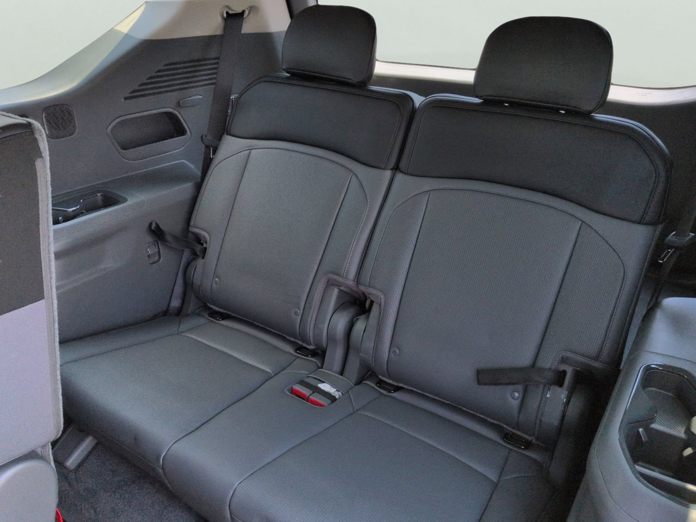 New 2026 Glacial White Pearl Kia Light RWD image 12