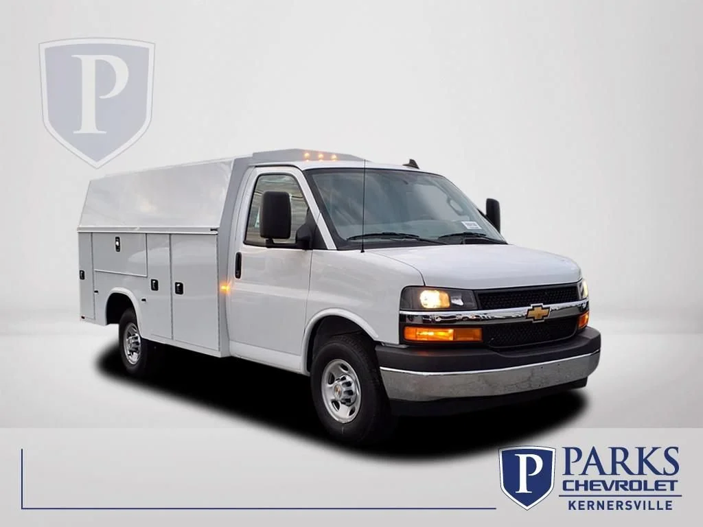 2025 Chevrolet Express Cutaway
