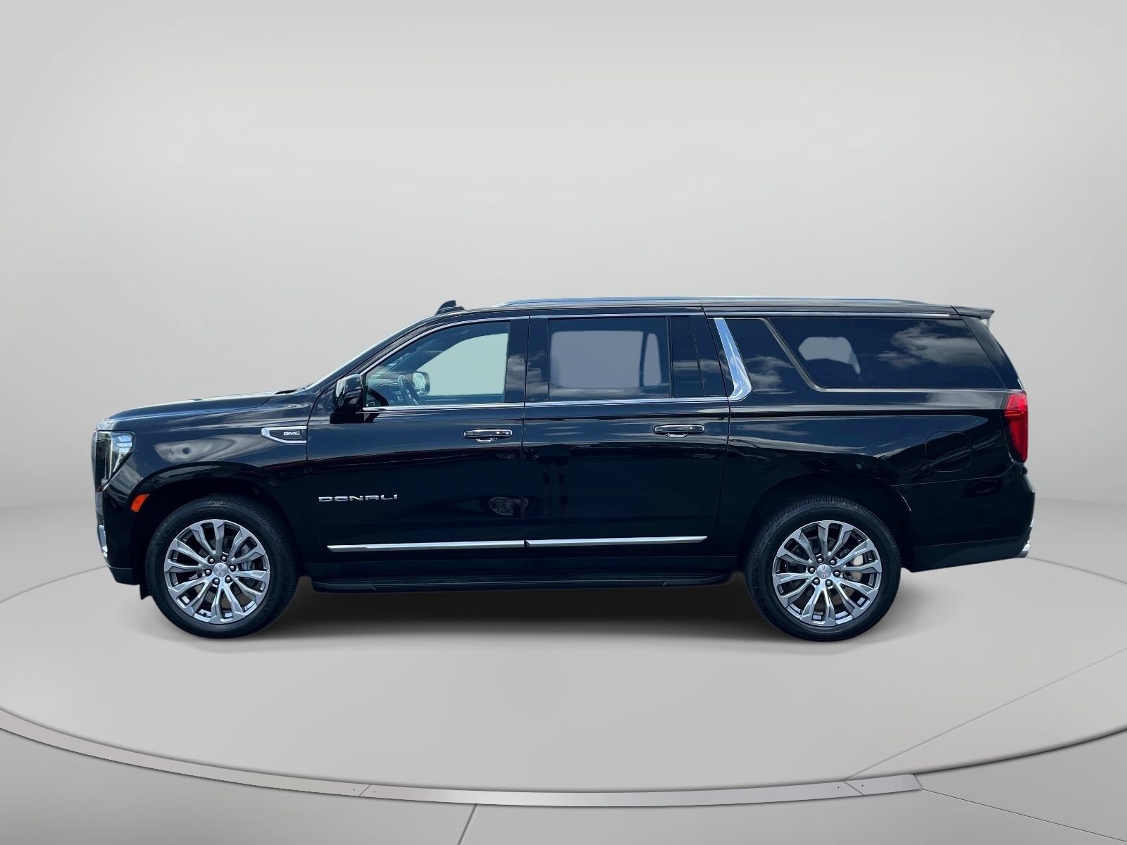 Used 2024 Onyx Black GMC Denali image 7