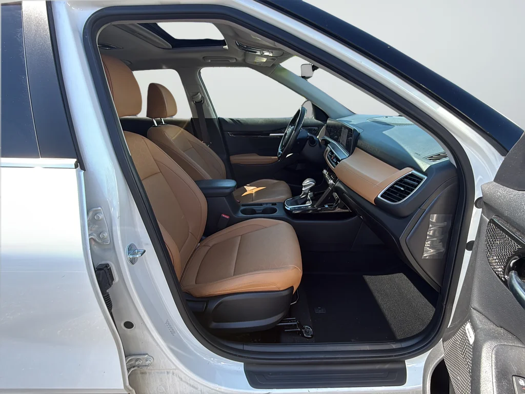 Certified Used 2024 White Kia SX image 12