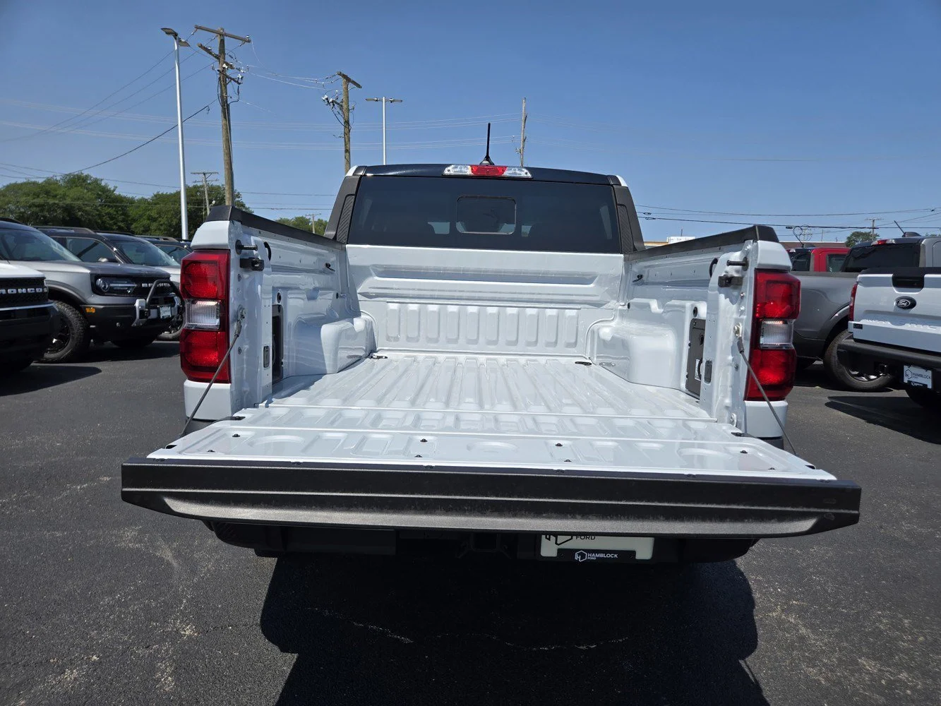New 2026 Space White Metallic Ford XLT image 21
