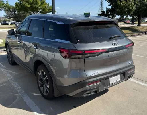 Used 2024 Graphite Shadow INFINITI LUXE image 4