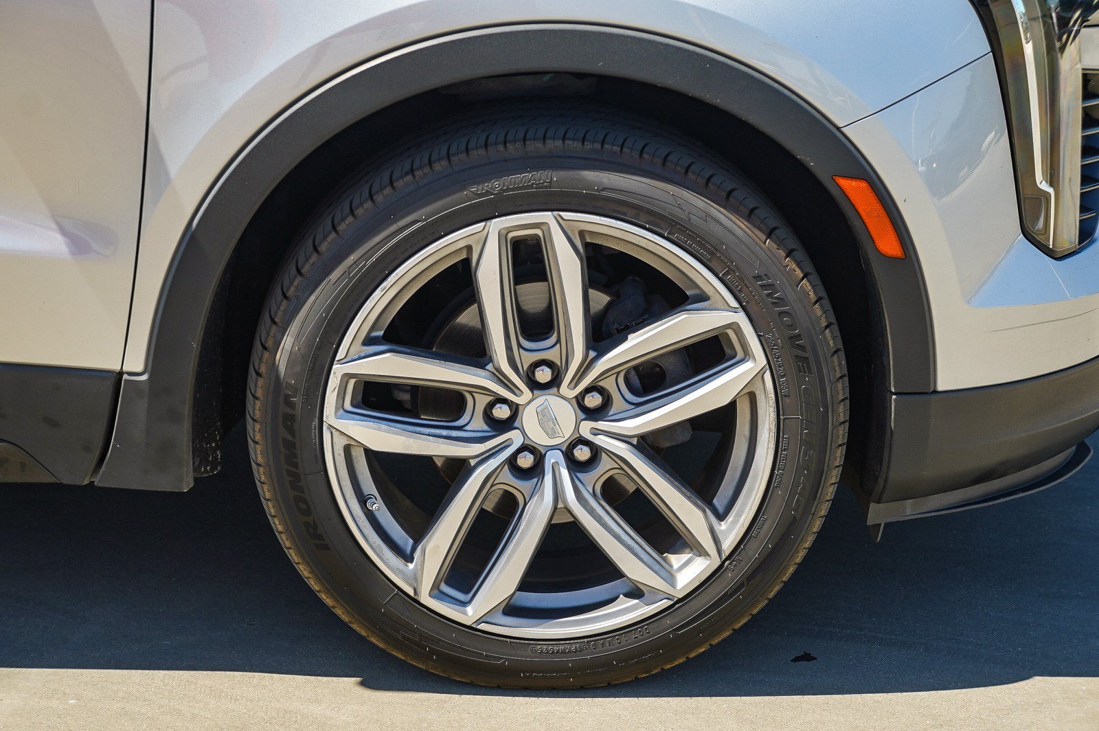 Used 2019 Radiant Silver Metallic Cadillac FWD Sport image 10