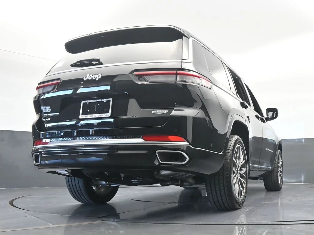 New 2025 Diamond Black Crystal Pearl-Coat Exterior Paint Jeep Summit image 59