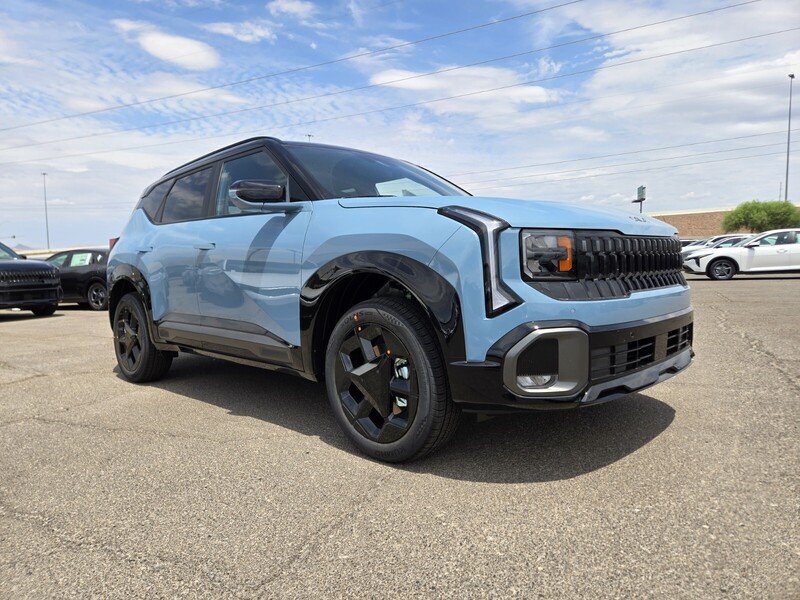New 2027 Frost Blue / Black Roof Kia X-Line S image 2