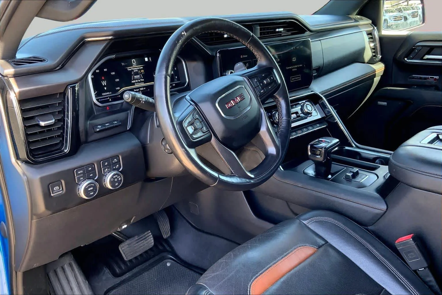 Used 2022 Dynamic Blue Metallic GMC AT4 image 16