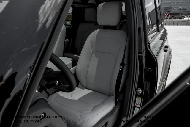 New 2026 Santorini Black Land Rover S image 36