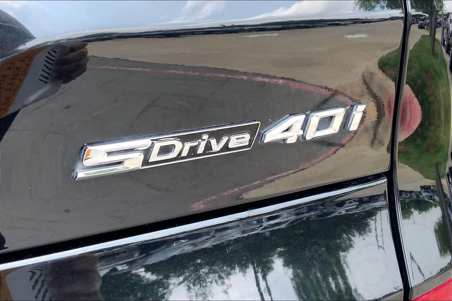 Used 2024 Black Sapphire Metallic BMW sDrive40i image 10