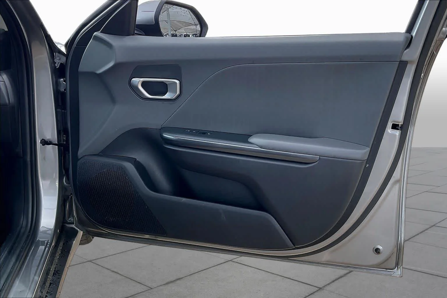 Used 2025 Steel Gray Kia LXS image 20