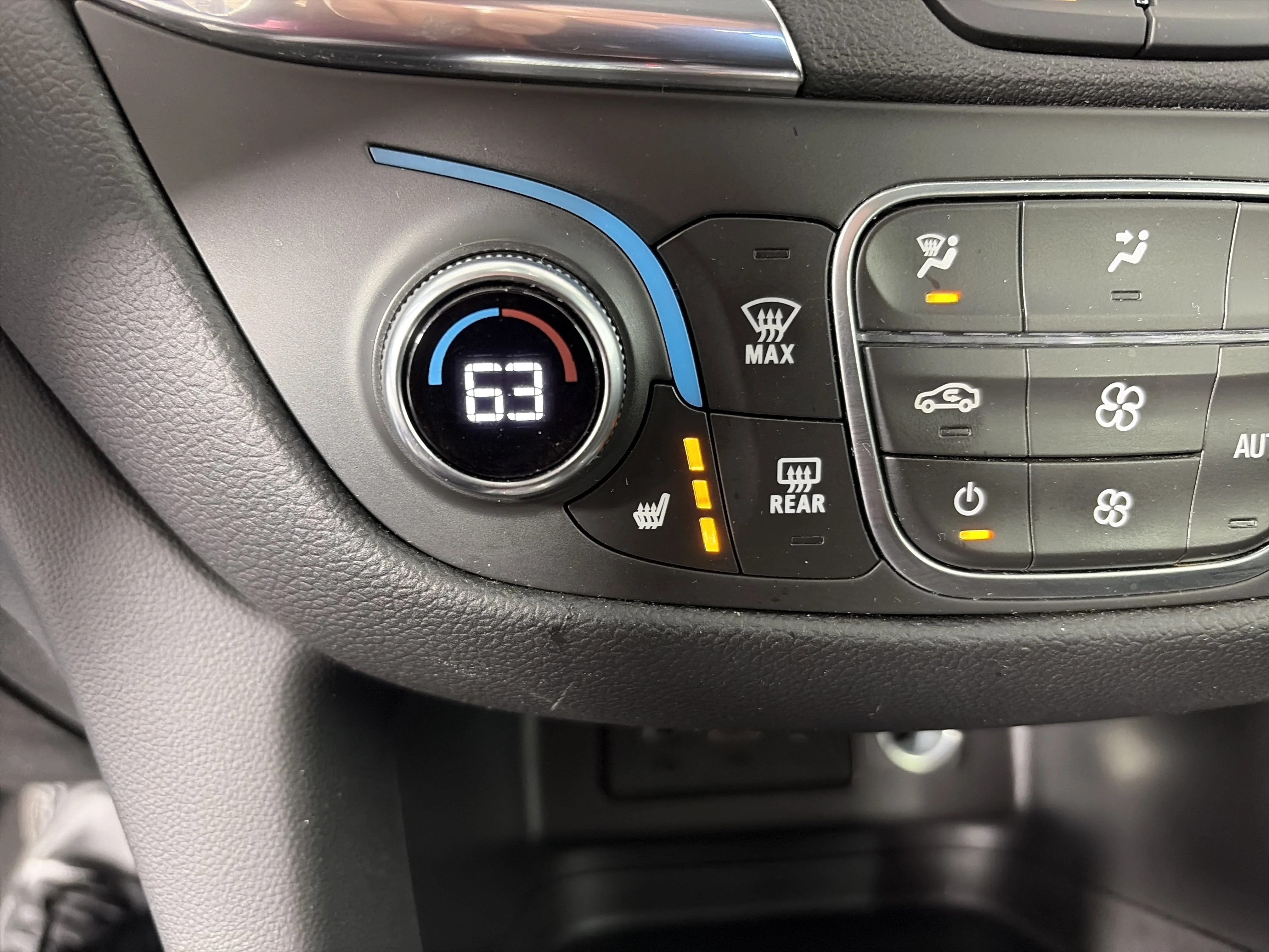 2024 Chevrolet Equinox LT - Photo 24