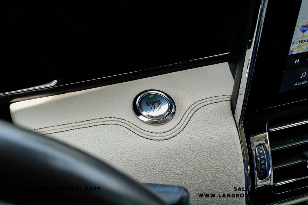 Used 2021 White Lincoln Reserve image 22