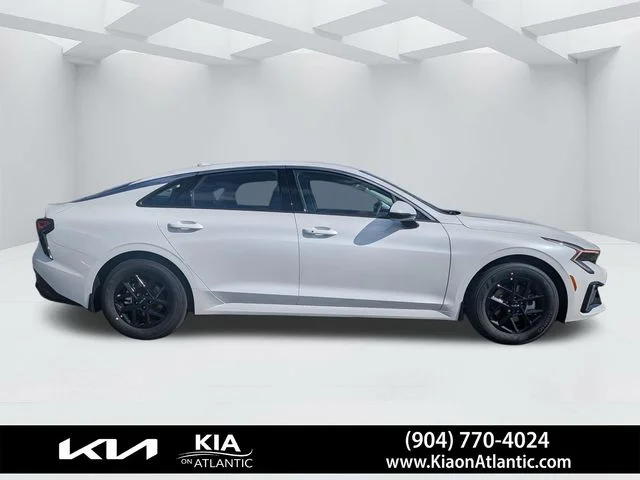 New 2026 Snow White Pearl Kia LXS FWD image 2