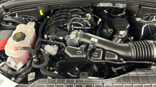 Used 2024 Gray Metallic Jeep Altitude image 28
