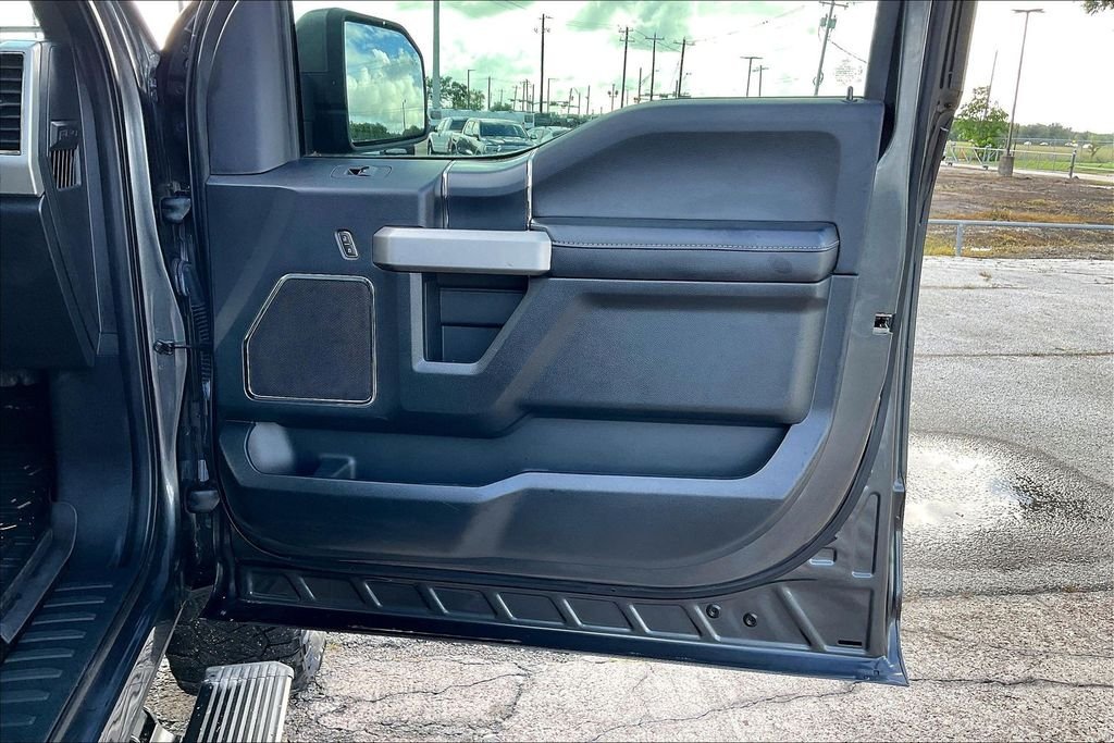 Used 2020 Magnetic Metallic Ford Lariat image 29