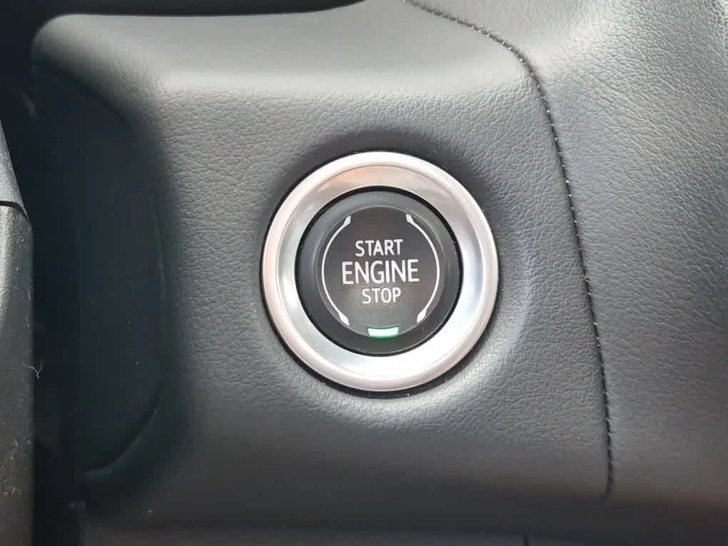 Used 2022 Summit White Chevrolet LT image 23