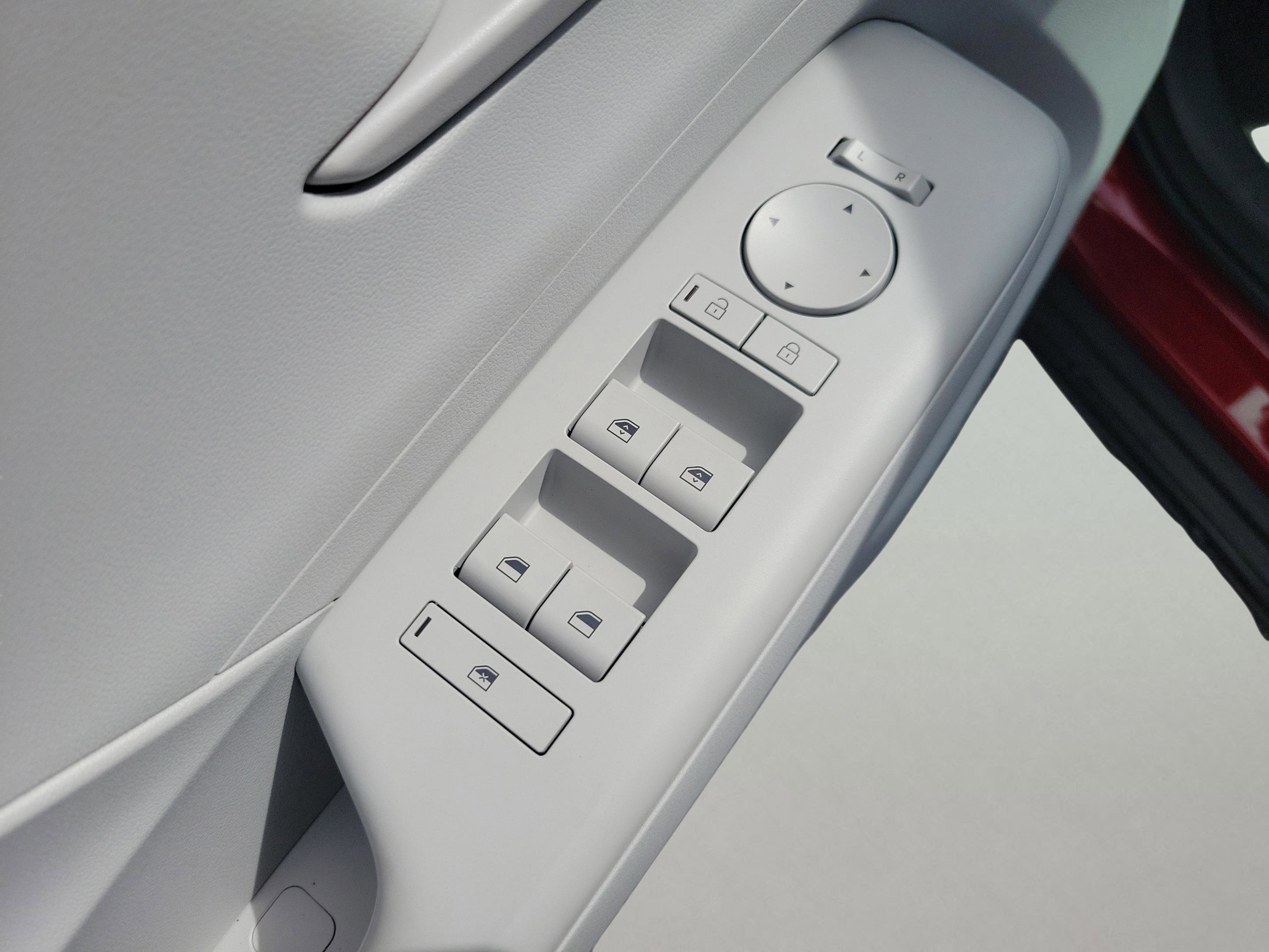 2025 Hyundai Kona SEL Convenience - Photo 15